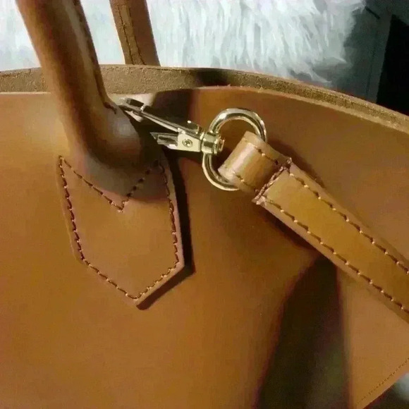 $100 - Italian Leather Tote Bag - Picture 6 of 10